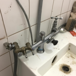 Installation de WC et Douches : Conception Ergonomique et Facilité d'Entretien Gagny
